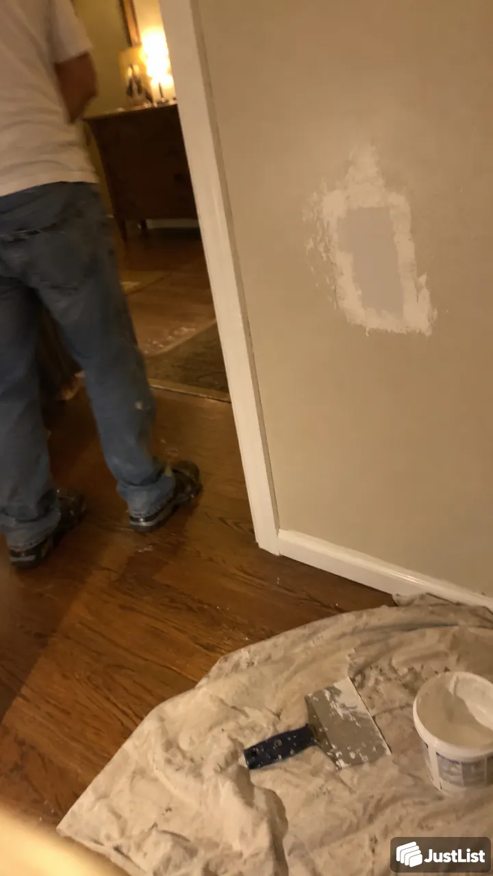 Orange County: Small home repairs and mounting jobs