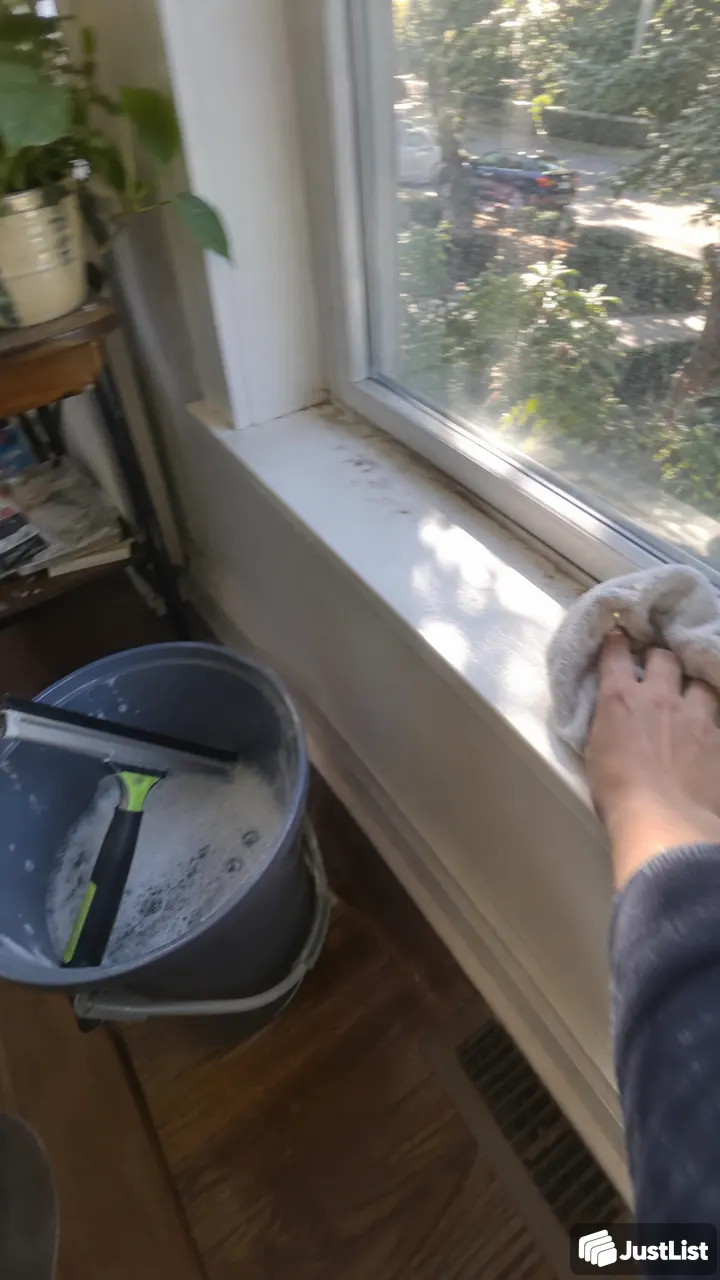 Philadelphia: Window cleaning, inside and out where accessible
