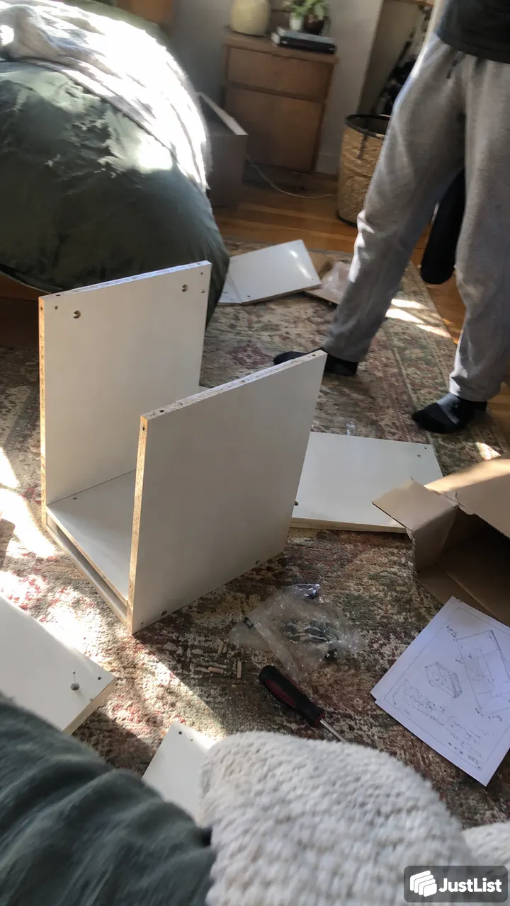 Seattle: Still looking at those furniture boxes?