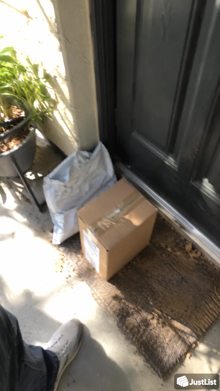 Local courier for ordinary packages · South Florida