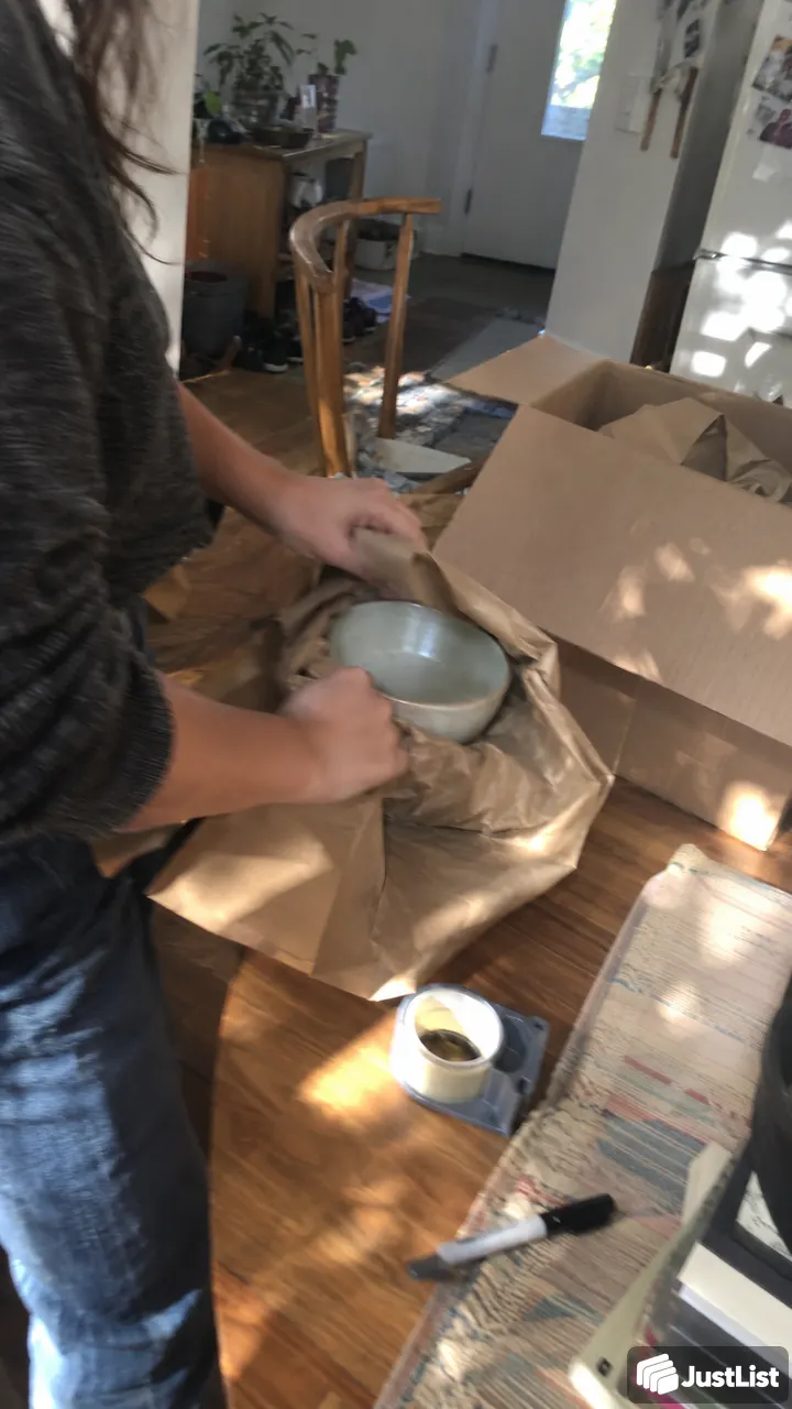 Washington: Packing help before moving day
